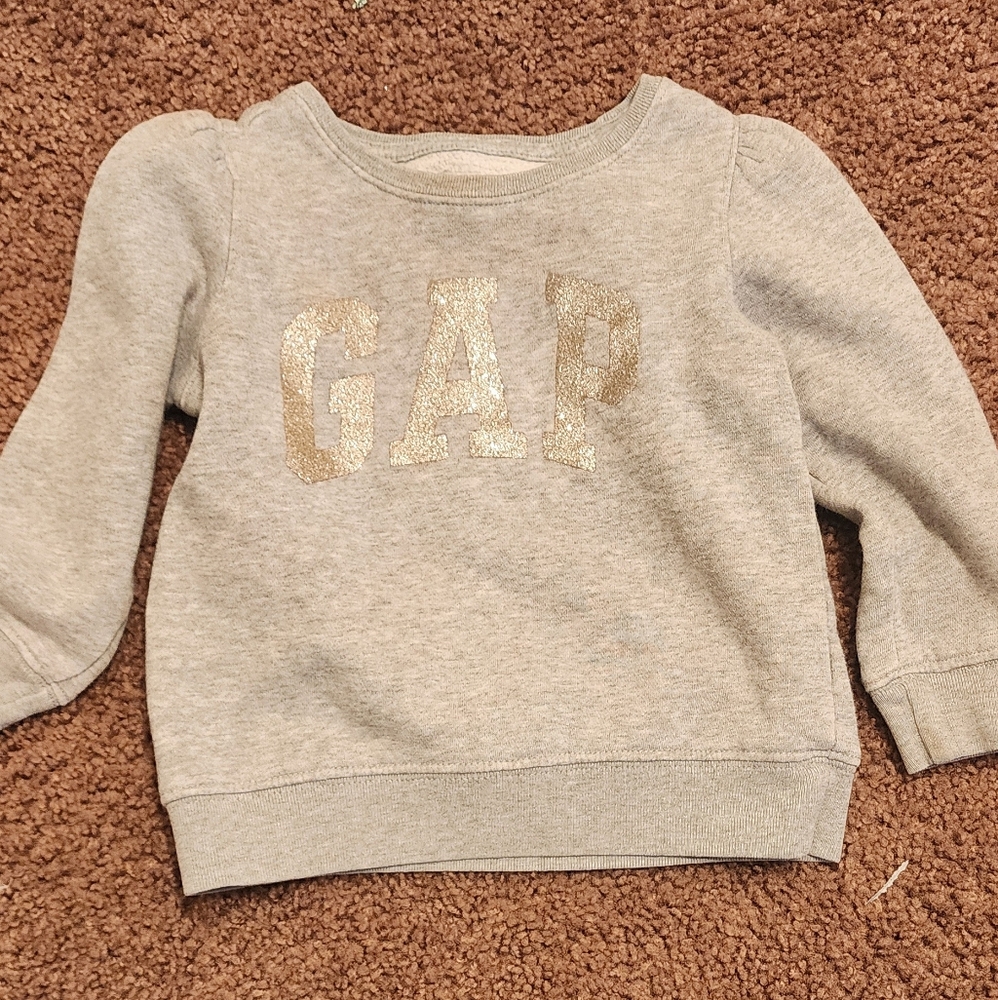 GAP sweatshirt